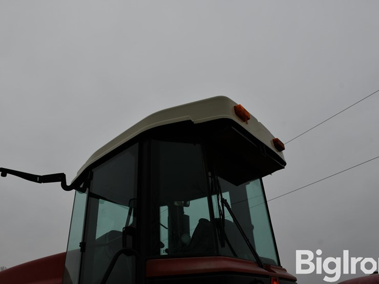 2003-versatile-2360-image-17