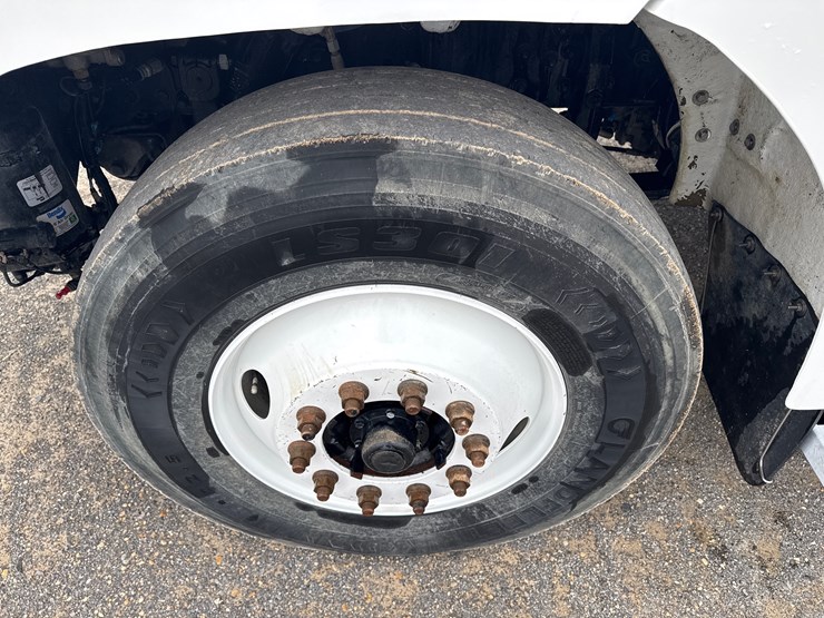 2020-western-star-4700sb-image-8