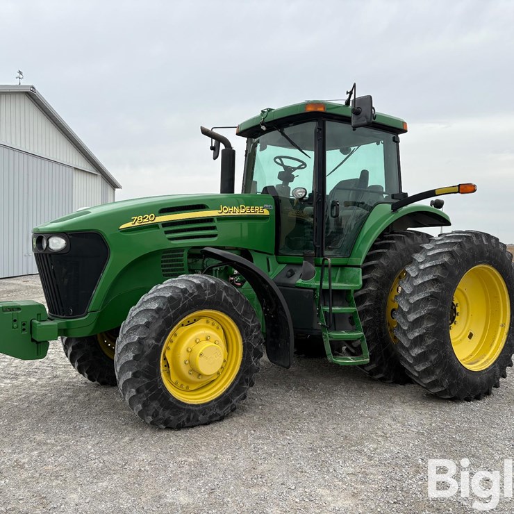 JOHN DEERE 7820