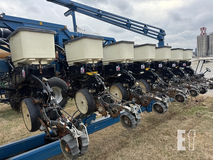 2008-kinze-3600-image-15