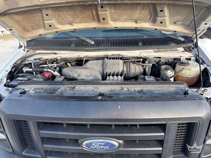 2011-ford-e350-image-12