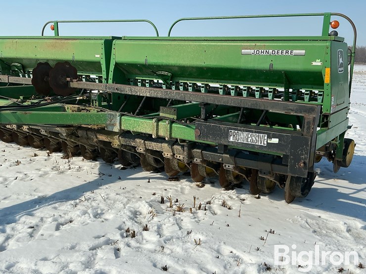 john-deere-750-image-17