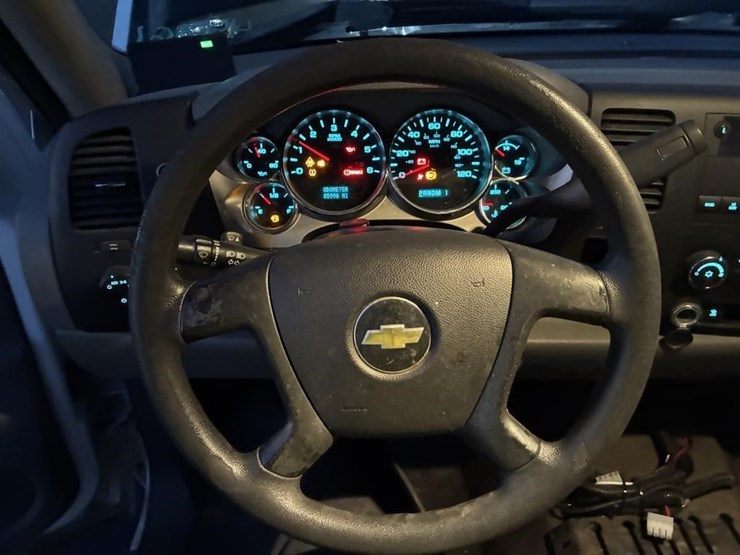 2011-chevrolet-2500-image-11