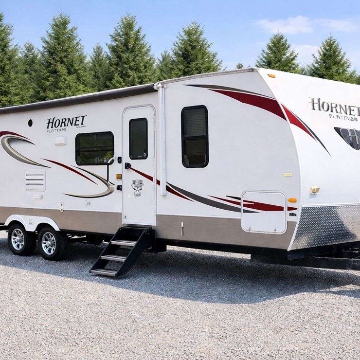 2011 KEYSTONE Hornet Platinum 31RBDS T/A Camper Trailer