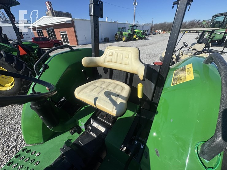 1992-john-deere-5200-image-11