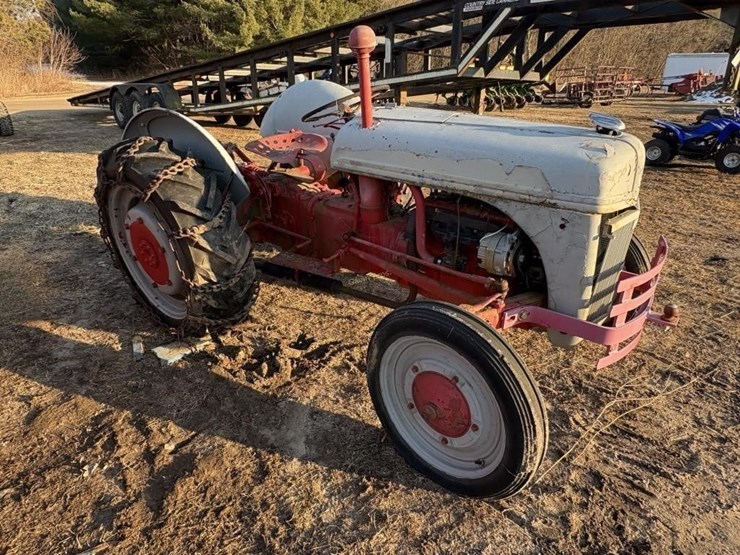 ford-tractor-image-3