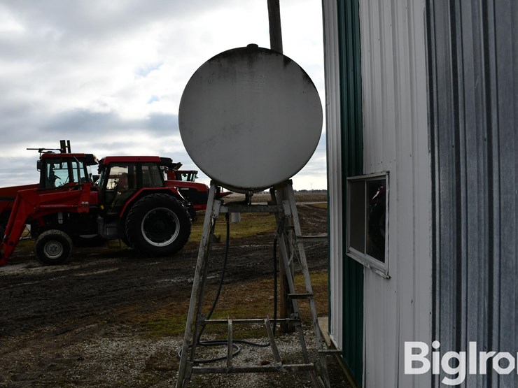 butler-250-gallon-fuel-tank-on-stand-image-4