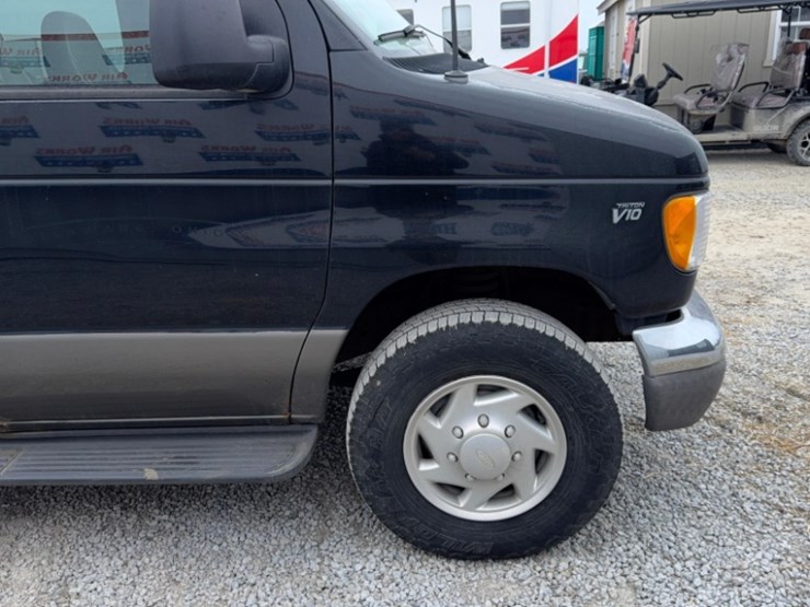 2003-ford-e350-image-12