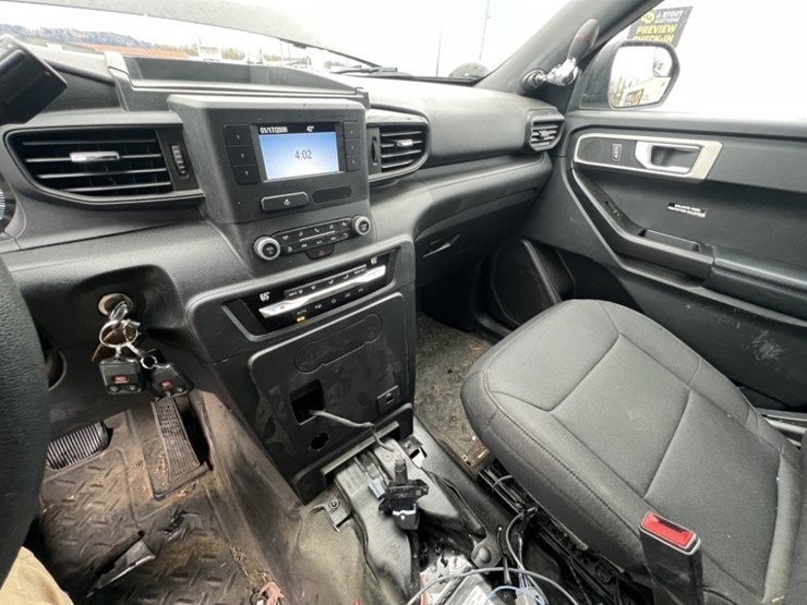 2019-ford-explorer-image-33