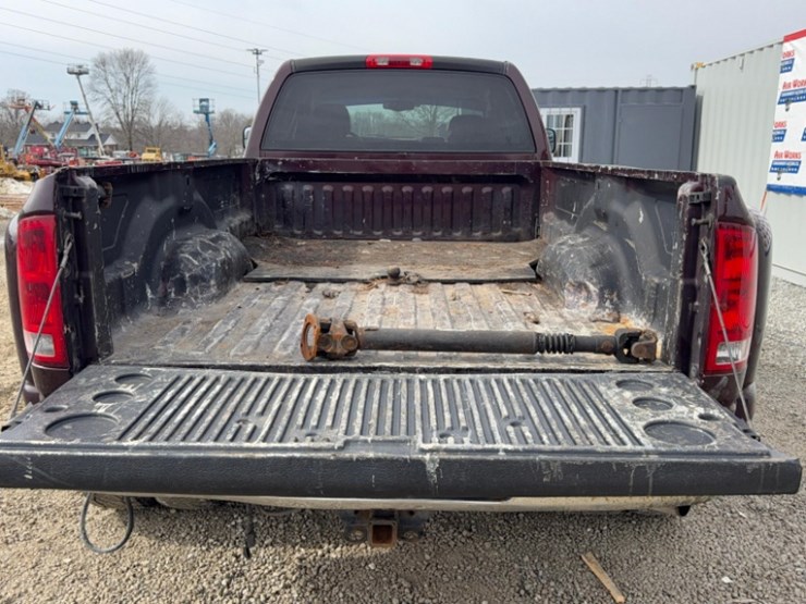 2004-dodge-ram-3500-image-9