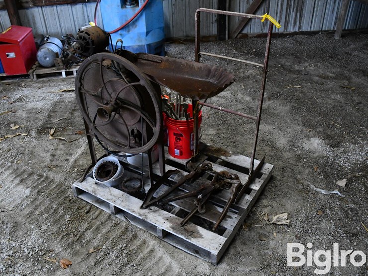 pallet-of-farm-support-image-1