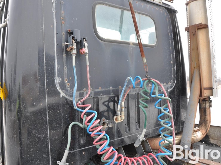 1991-international-8300-t/a-truck-tractor-image-18