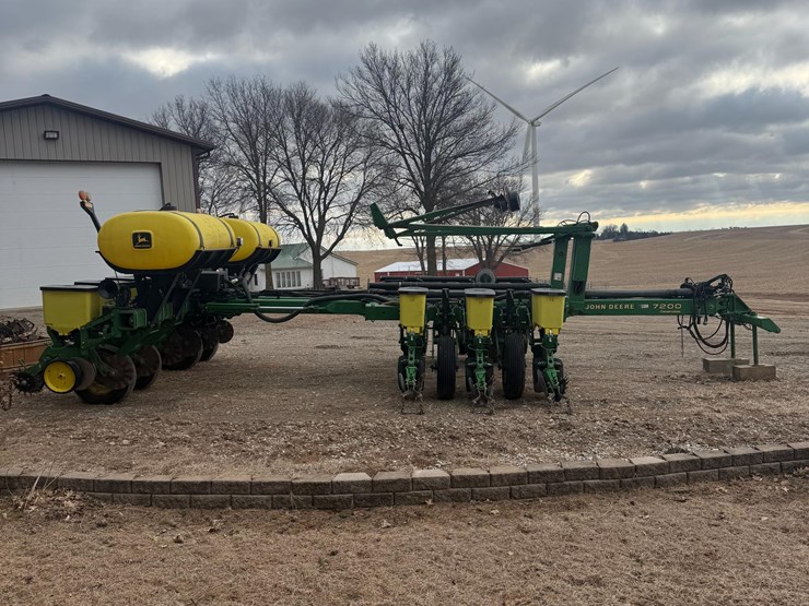 john-deere-7200-image-4