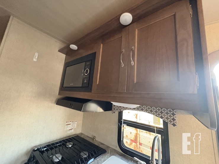 2018-gulf-stream-coach-vintage-cruiser-112-image-10