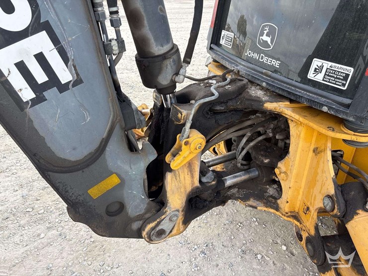 2015-deere-310sl-image-15