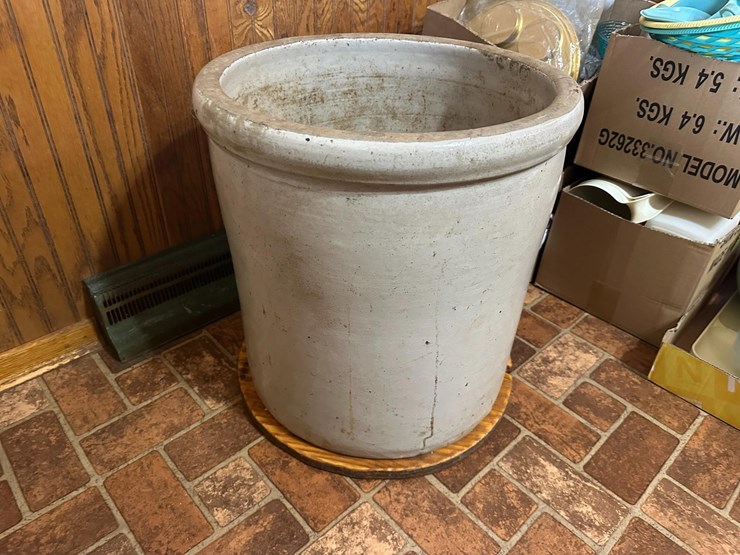 red-wing-10-gallon-crock-image-5