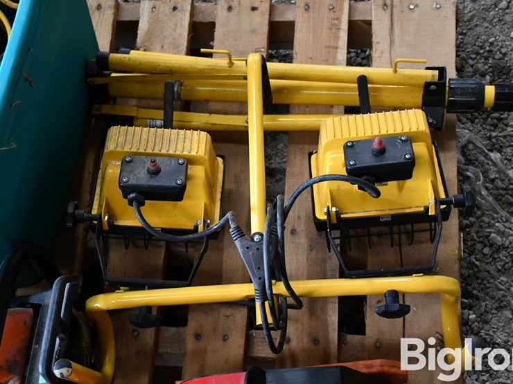 pallet-of-farm-supports-image-14