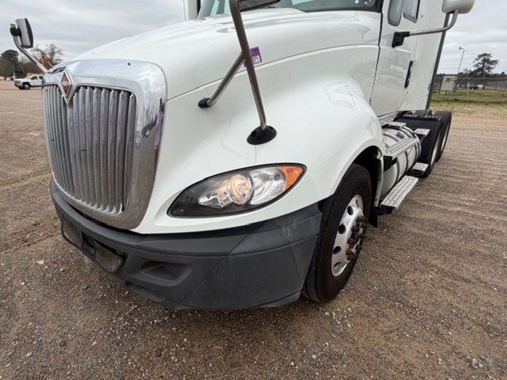 2016-international-prostar-image-24