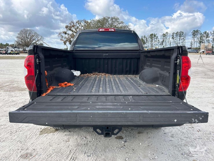 2017-toyota-tundra-image-27