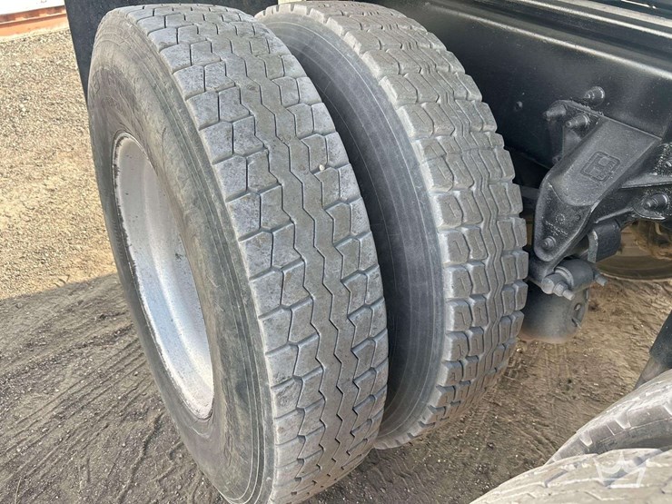 2006-mack-cv713-granite-tri-axle-dump-truck-image-36