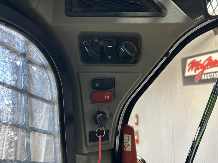 2021-caterpillar-259d3-image-25