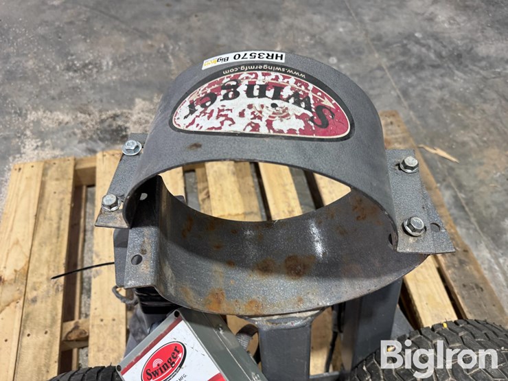 swinger-gen-ii-remote-controlled-swing-hopper-mover-auger-hopper-assist-image-17