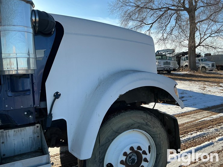 2000-international-9900-image-12