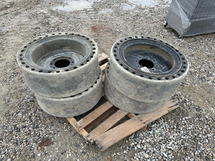 33-12-20-solid-skid-steer-tires-image-1