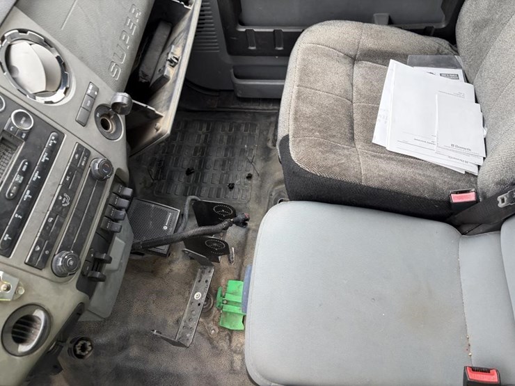 2011-ford-f550-image-15