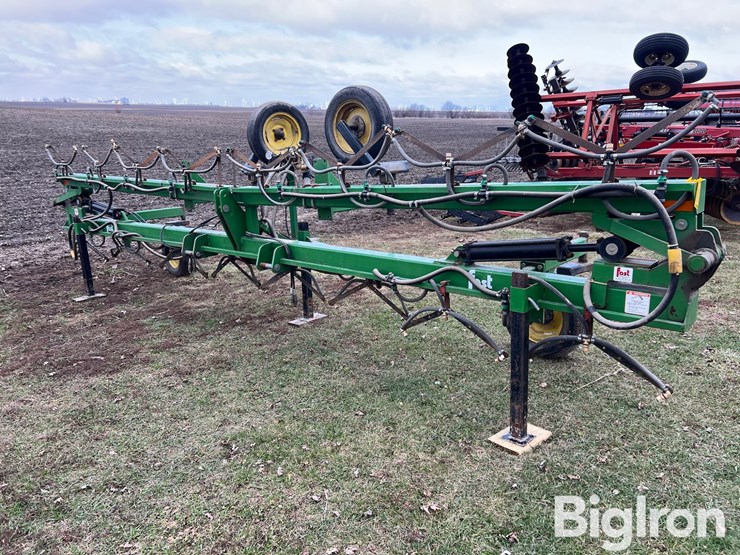 fast-40’-flat-fold-3-pt-bar-image-1