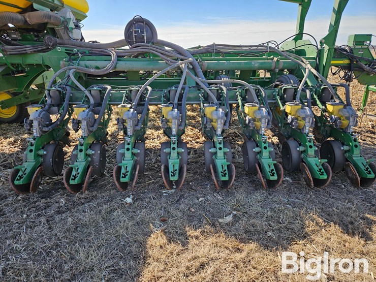 2013-john-deere-1790-ccs-image-17