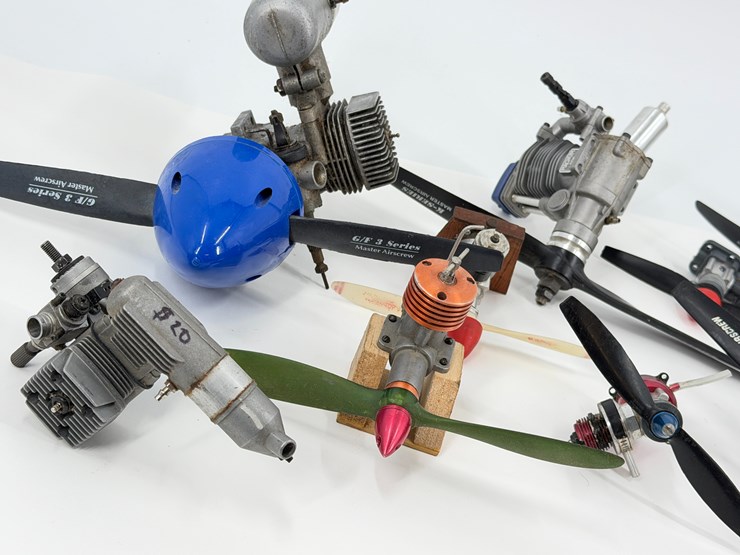 #1069-•-box-of-rc-airplane-engines-image-6