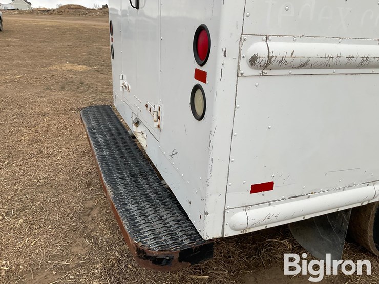 2004-workhorse-p42-image-13