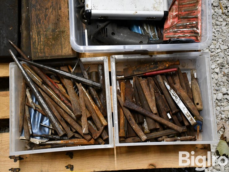 pallet-of-farm-support-image-12