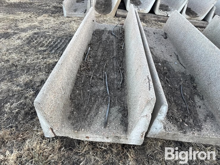 8'-concrete-feed-bunks-image-15