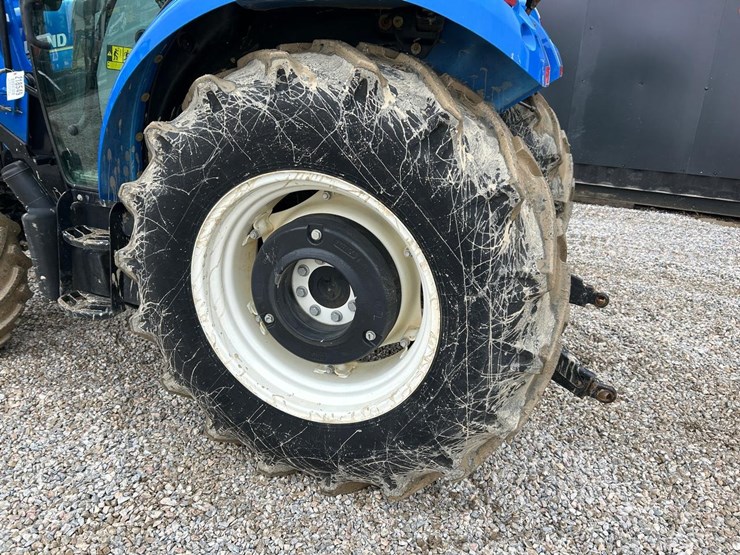 new-holland-powerstar-75-image-17