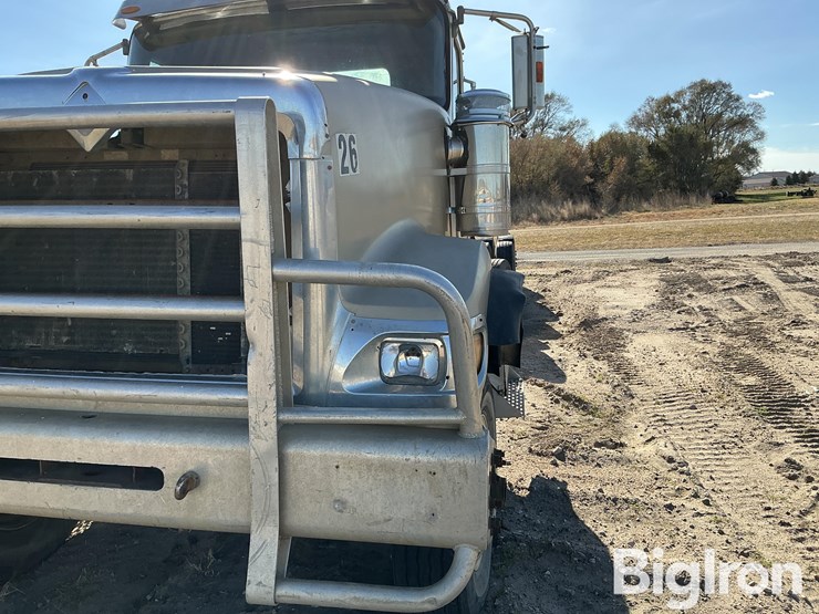 2001-international-2001-image-13