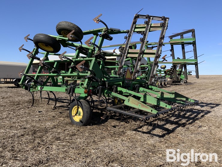 john-deere-24-image-8