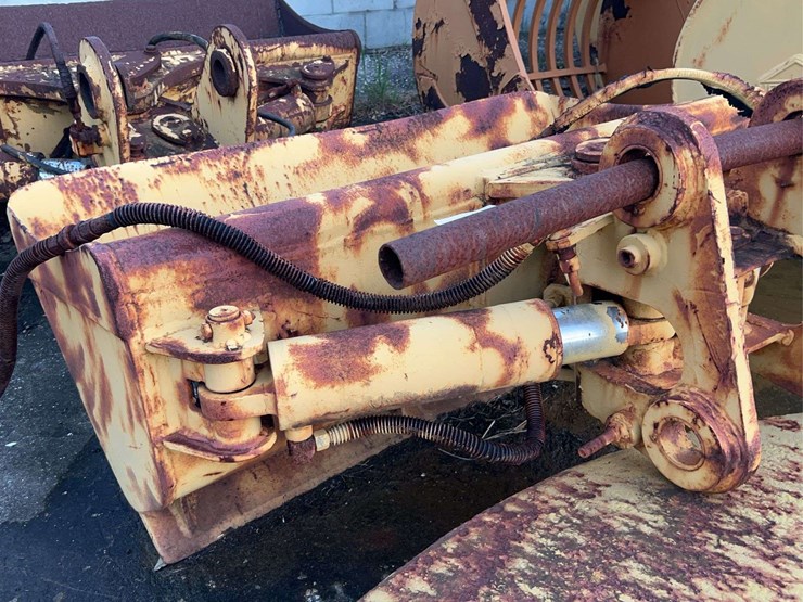 59”-hydraulic-bucket-image-11