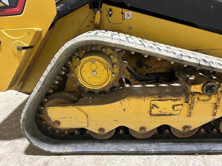 2021-caterpillar-259d3-image-13