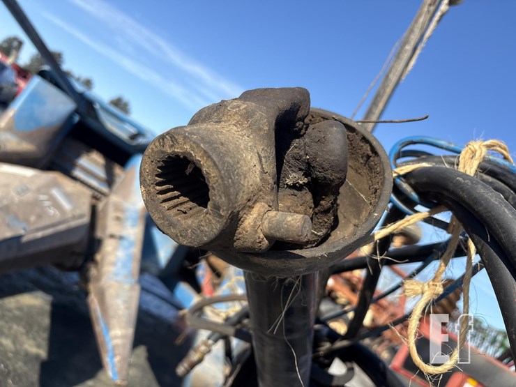 1981-ford-670-image-3