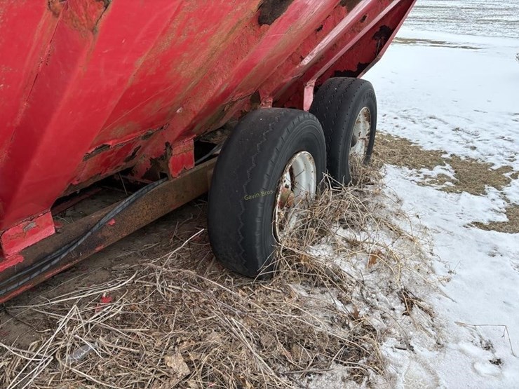 gehl-scavenger-slinger-spreader---off-site-image-3