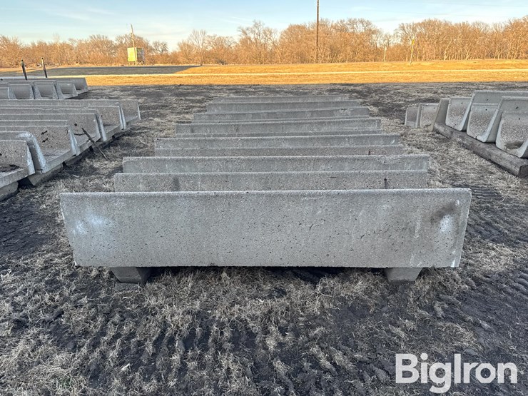 8'-concrete-feed-bunks-image-6