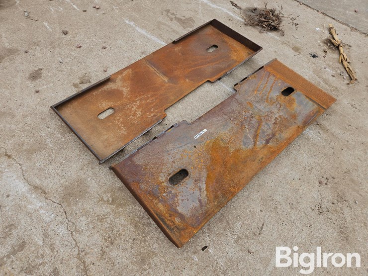 universal-skid-steer-mounting-plates-image-2