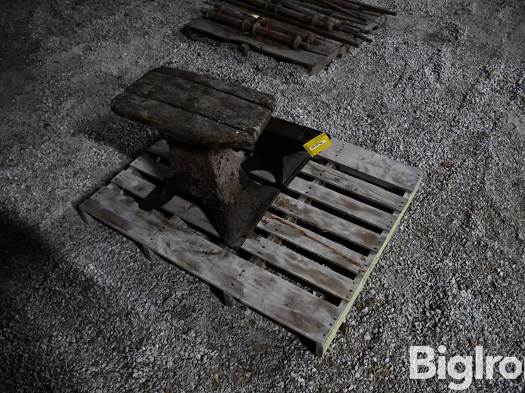 anvil-&-stand-image-3