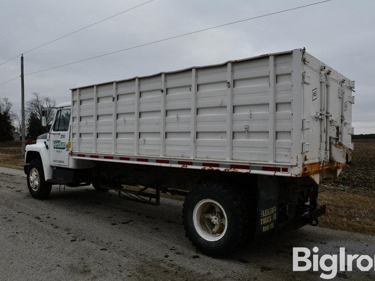 1981-international-1724-s/a-grain-truck-image-7