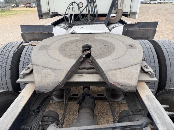 #227-•-2020-mack-anthem-image-10