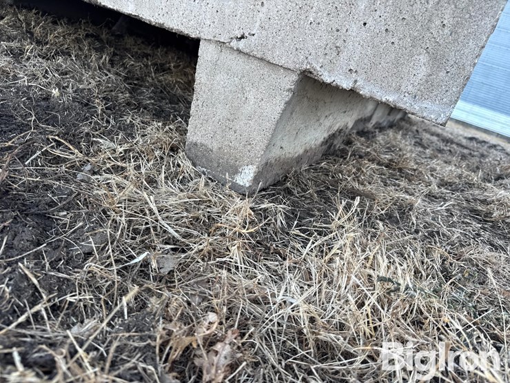 8'-concrete-feed-bunks-image-18