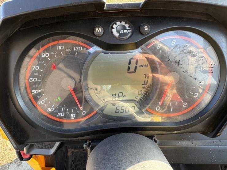 2015-cfmoto-commander-xt-utv-image-10