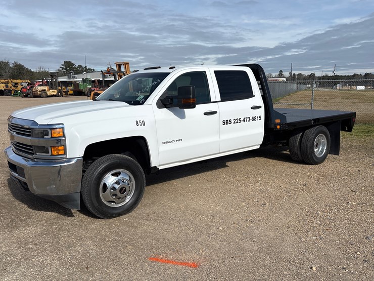 2016-chevrolet-3500hd-image-1